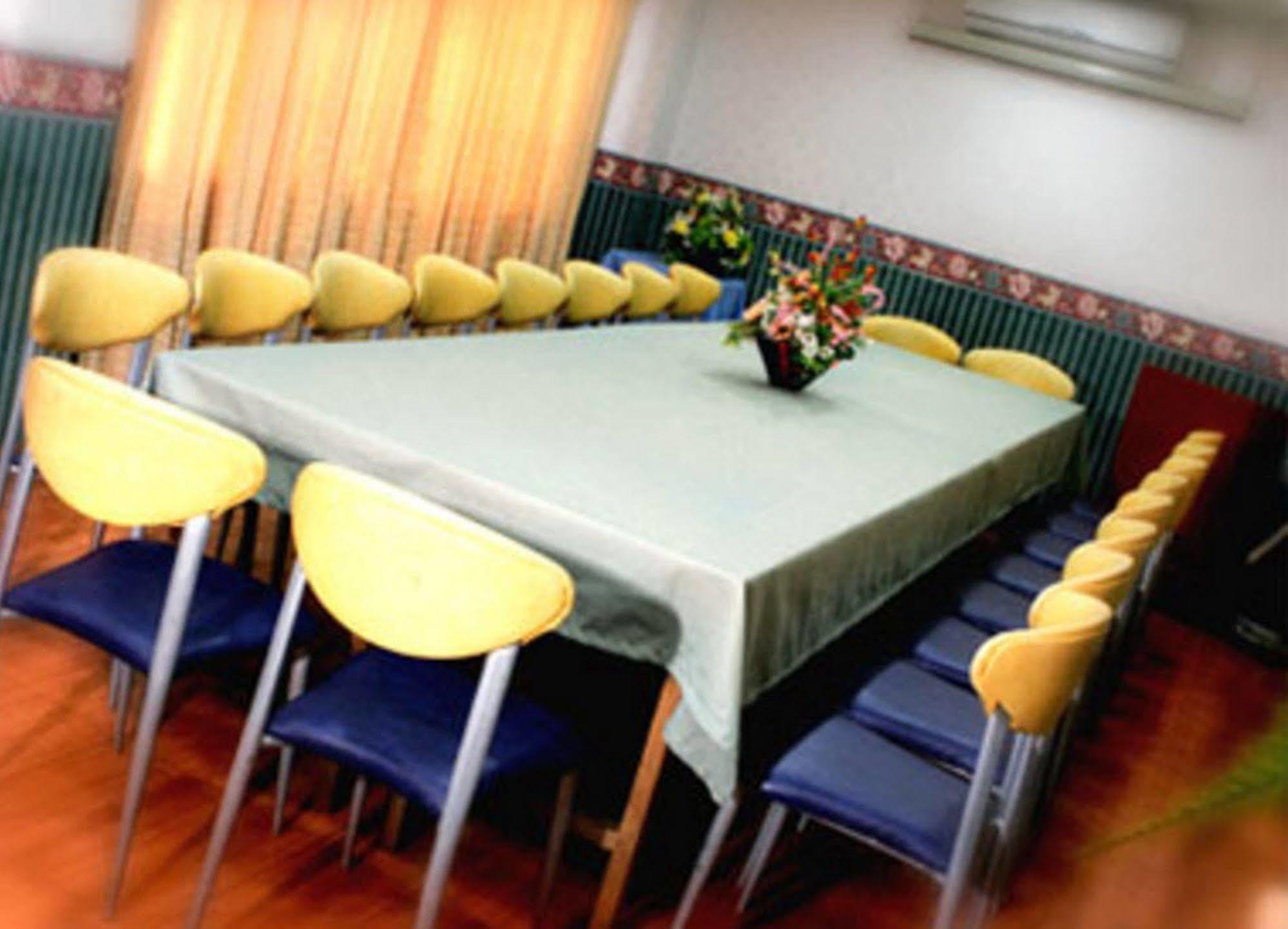 Crown Royale Hotel Balanga Kültér fotó